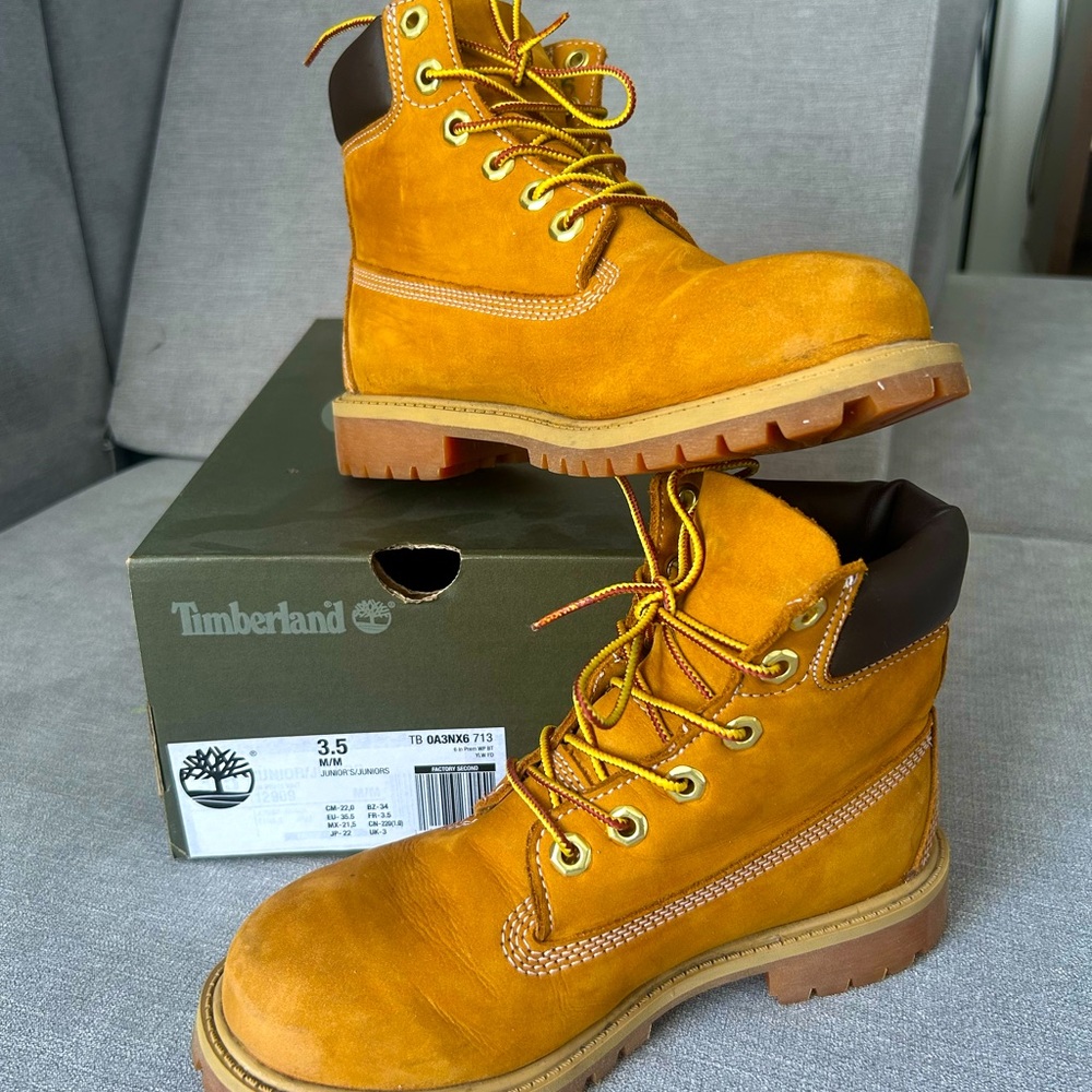Worn for photos only, new. Very comfy
